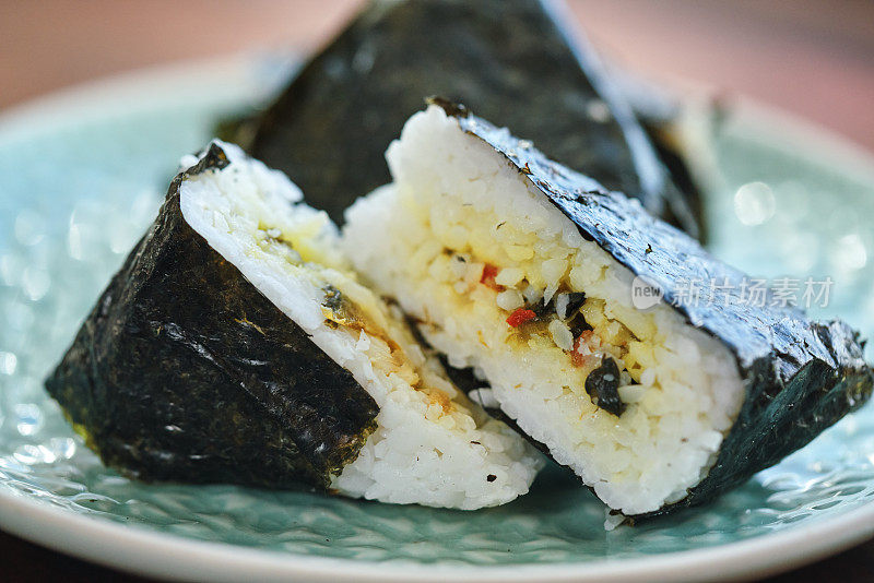 Onigiri (Omusubi) おにぎり